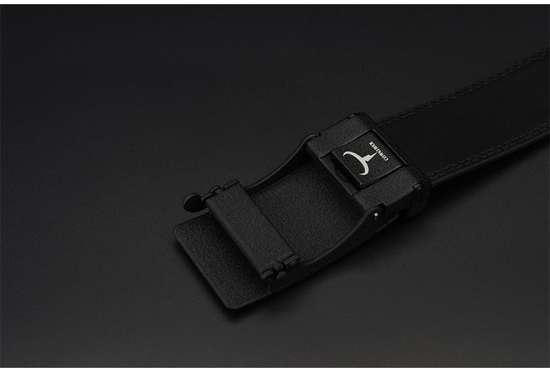 Dynamic buckle leather belt