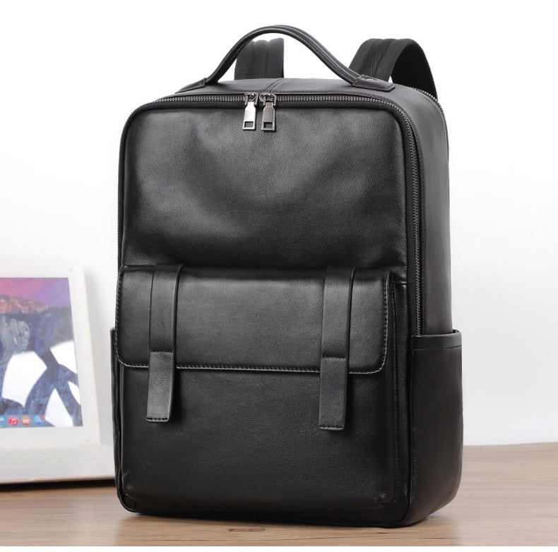 Spacious capacity leather bag